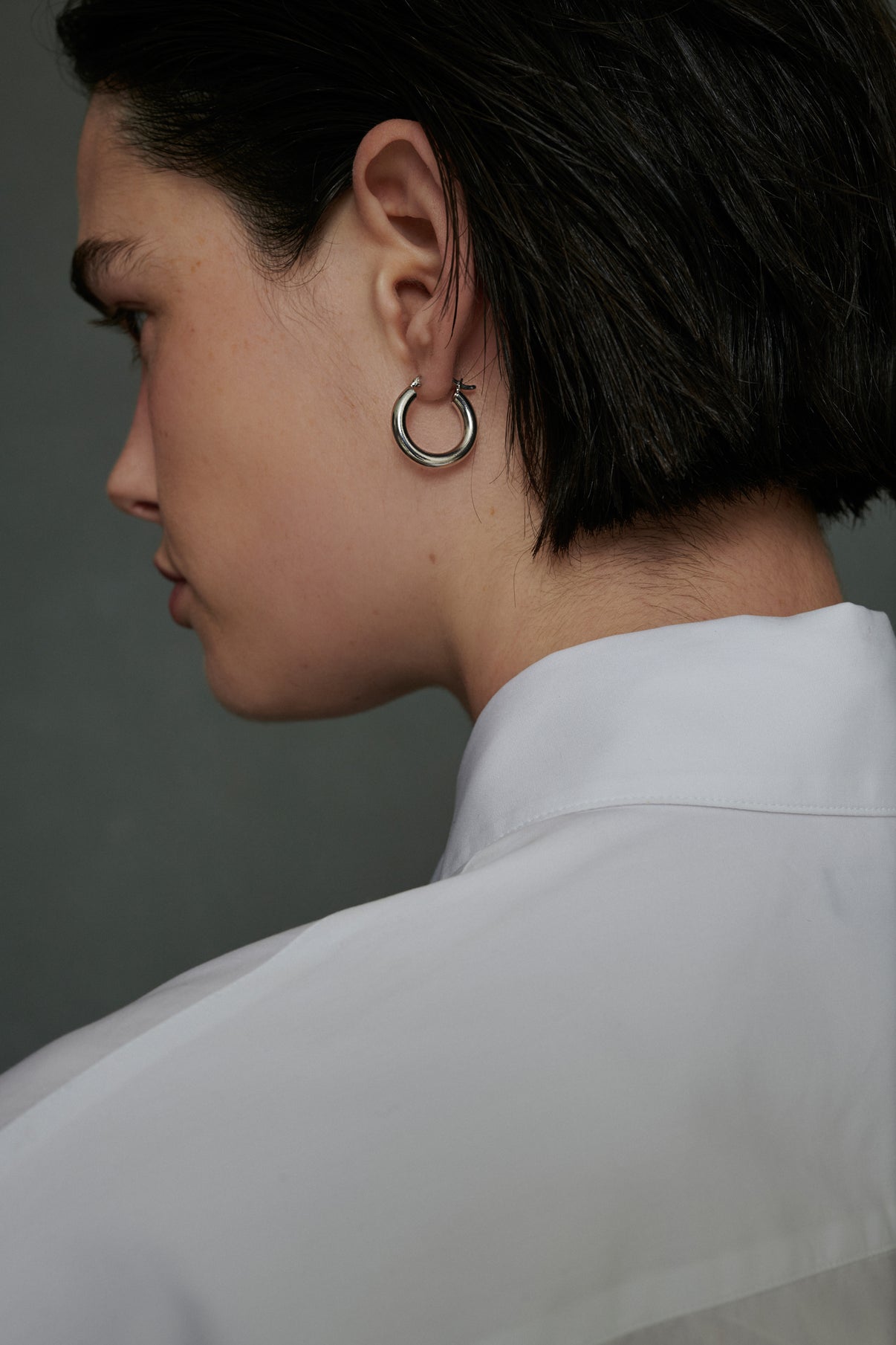 BOUCLES D'OREILLE AUDREY GRISES vue 2